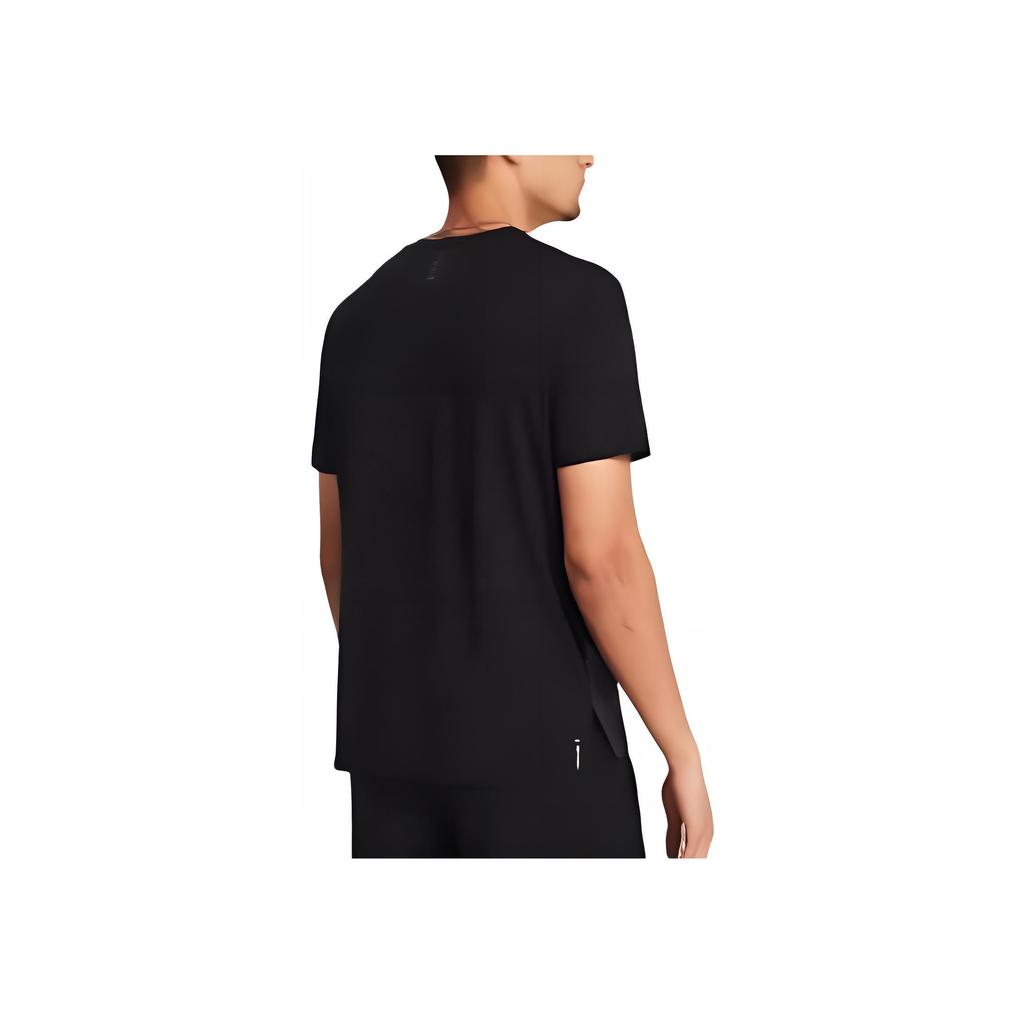 Under Armour Iso-Chill Running Striped Short Sleeve T-Shirt Men Tops Black 1376518-004