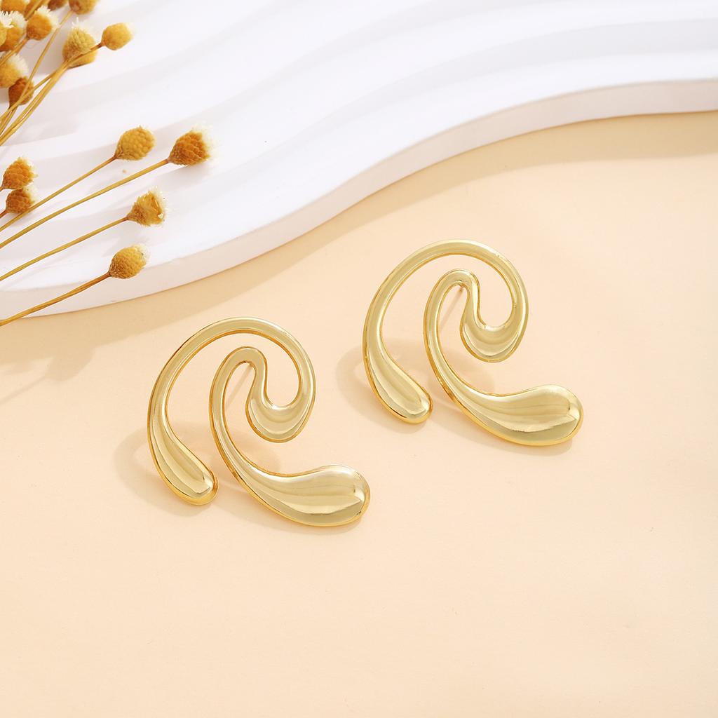 Love Flower Pleated Creative Earrings Women'S Retro Light Luxury High-End Bow Simple Stud Earrings
