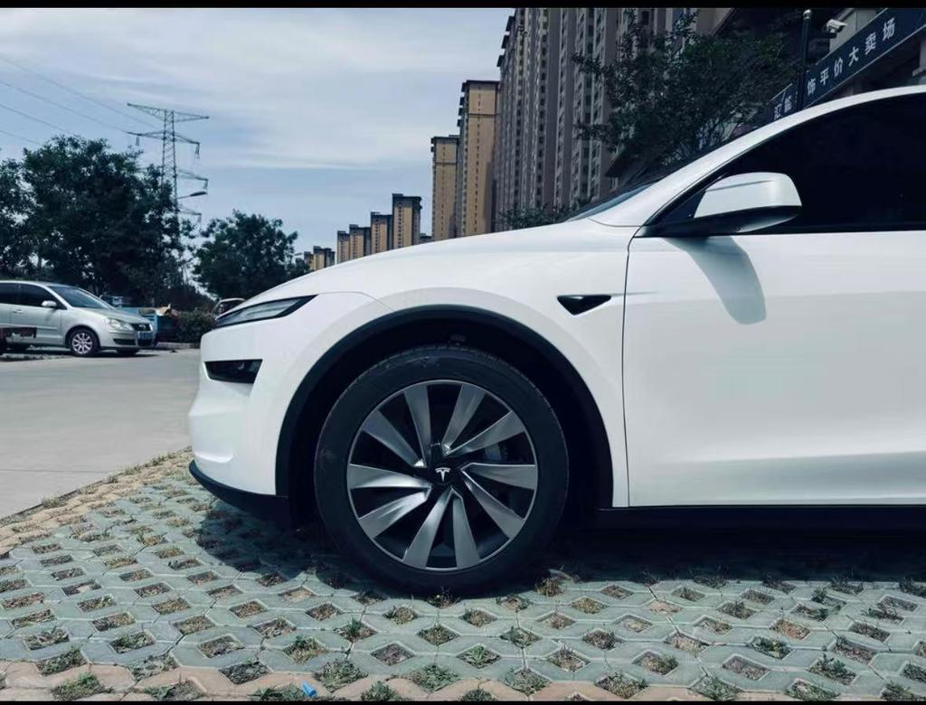 19-Inch Wheel Rim Protection Covers for 2025 Tesla Model Y Refresh Edition