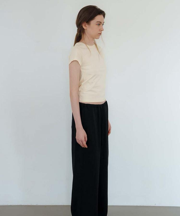 Seuleoum Signature Slim-Fit T-Shirt_Vanilla