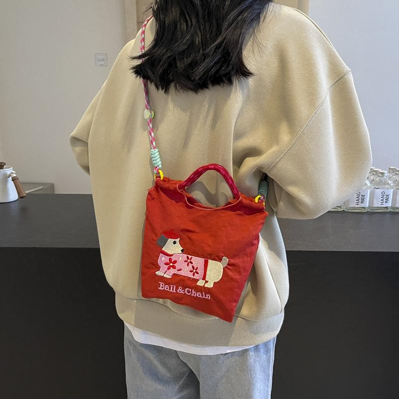 Carto embroidered handbag - casual and fashiable, single shoulder bag, lightweight, suitable for commuting, crossbody bag