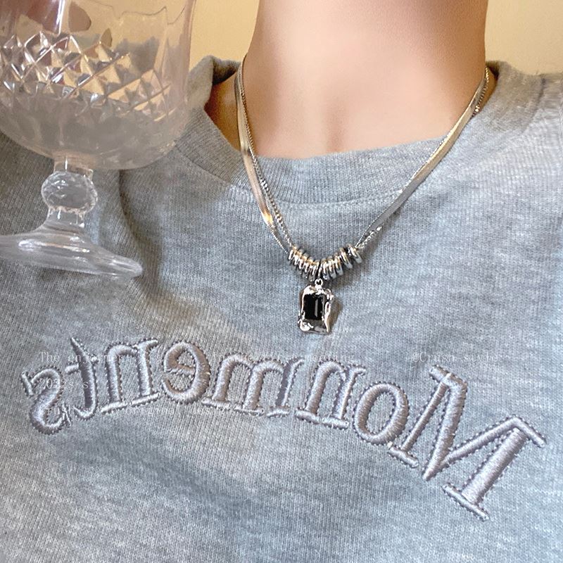 Zircon Square Pendant Double-layer Long Necklace, Fashionable and Exquisite Sweater Chain.