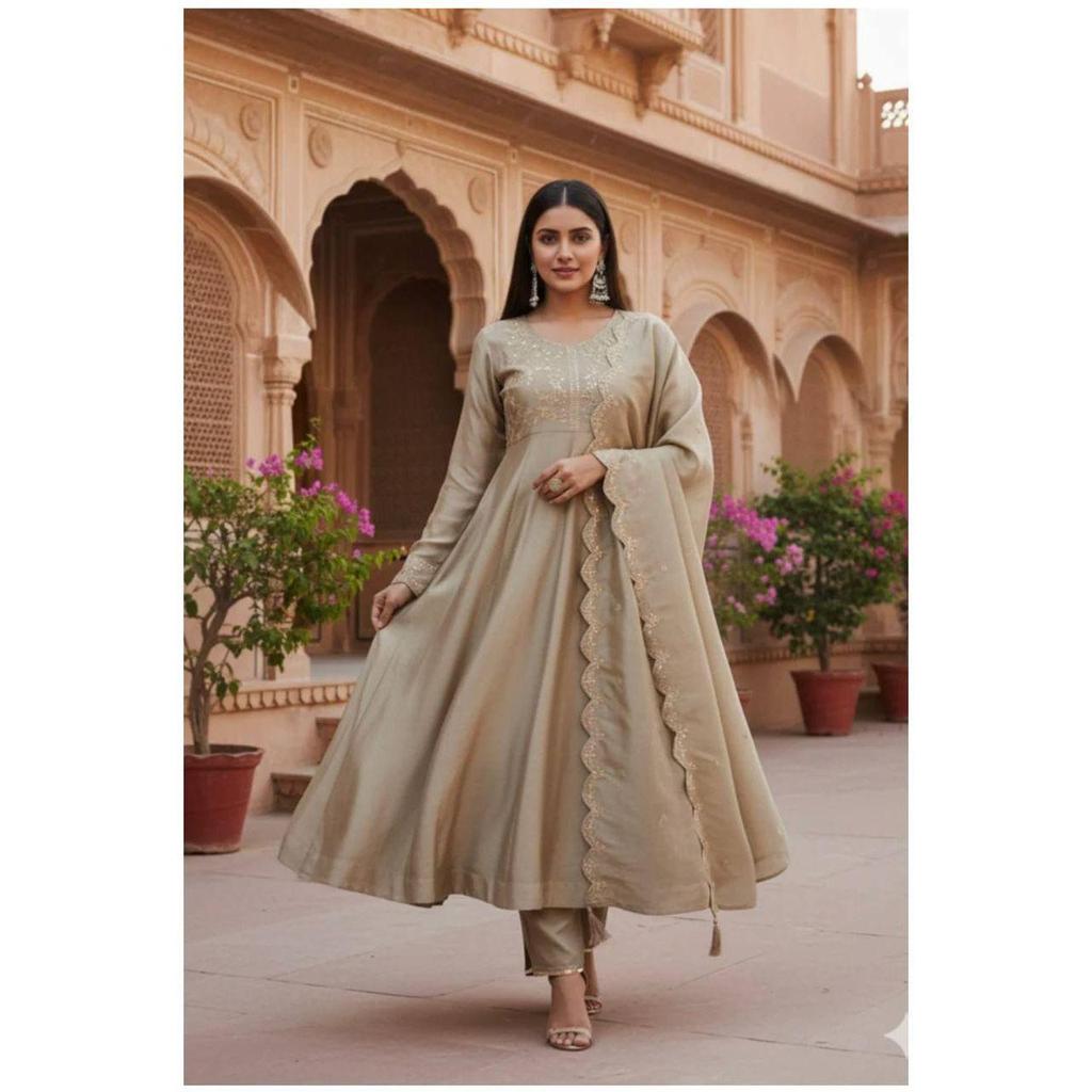 Presenting New Beautiful Suit Set and Duppta