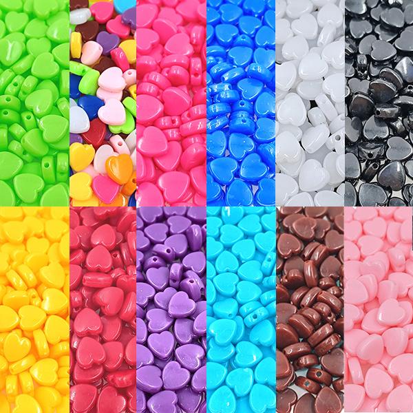 Nádherné DIY korálky Ručně vyráběné doplňky Šperkové doplňky pro výrobu šperků Ruční příslušenství vytvořené akrylovými vícebarevnými plochými srdíčky