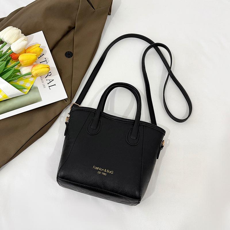 Premium Sense Versatile Portable Bucket Bag New Trendy Texture Casual Shoulder Messenger Bag Niche Design Women's Bag