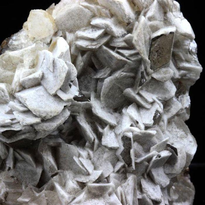 Pierres et Minéraux. Calcite. 670.5 ct. Les Bondons, Lozère, France.