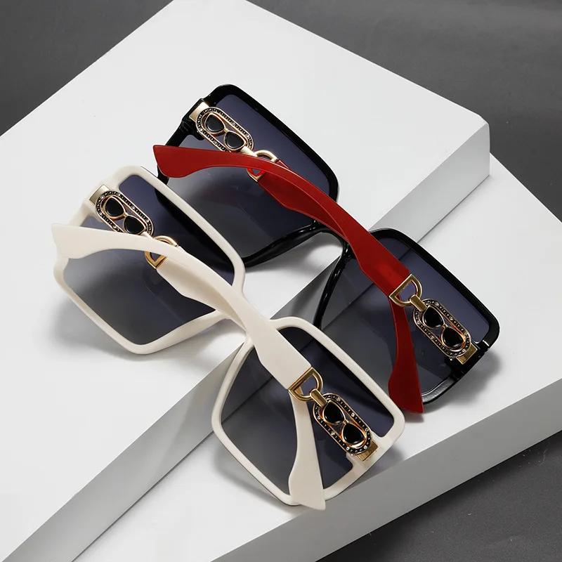 2025 New Fashion Sunglasses for Women UV400 Protection Sun Glasses Vintage Luxury Designer Ladies Eyewear Gafas