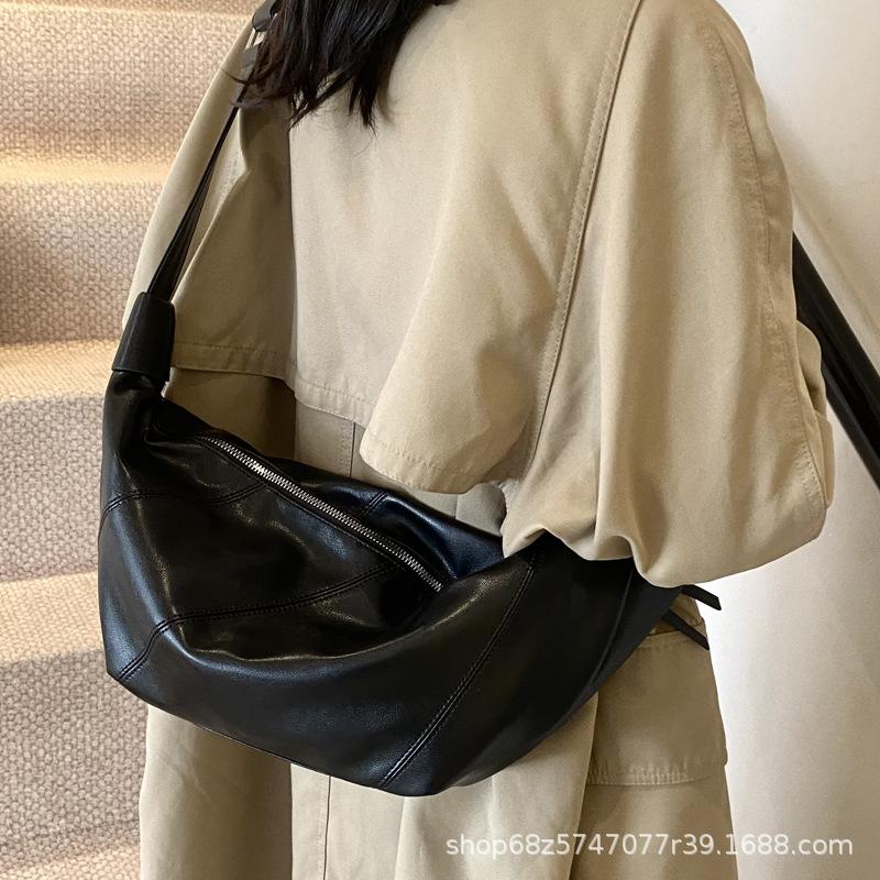 Large Capacity Bag 2025 New Casual Shoulder Messenger Bag Niche Retro Simple Foreign Style Fashion Commuter Dumpling Bag