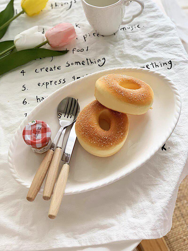 Nordic Retro Ceramic Oval Plate: 12-Inch White Twisted Edge for Afternoon Tea or Steamed Fish. 12-inch 30cm