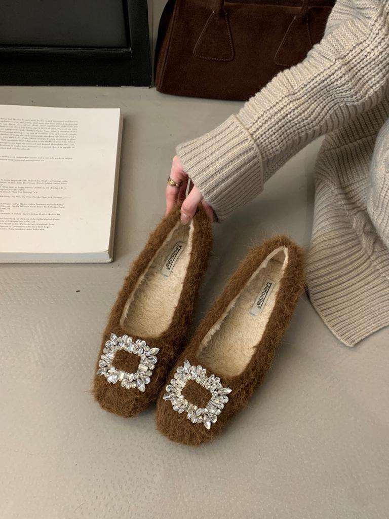 2025 Autumn and Winter New French Gentle Flat-bottomed Fluffy Women's Shoes Fairy Wind One Pedal Velvet Warm Ladyshoes Versatile