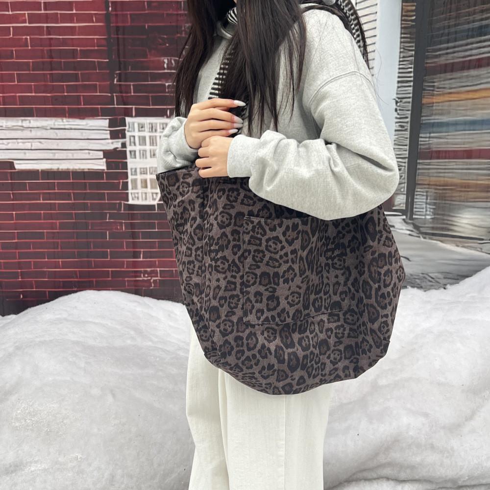 Retro Leopard Pattern Suede Tote Bag With Magnetic Closure For Street Fashion