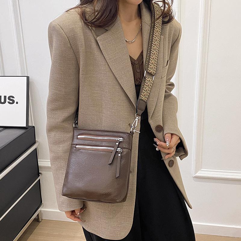 New Women's Bag Simple Retro Women's Messenger Bag Removable Jacquard Wide Shoulder Strap Versatile Shoulder Bag