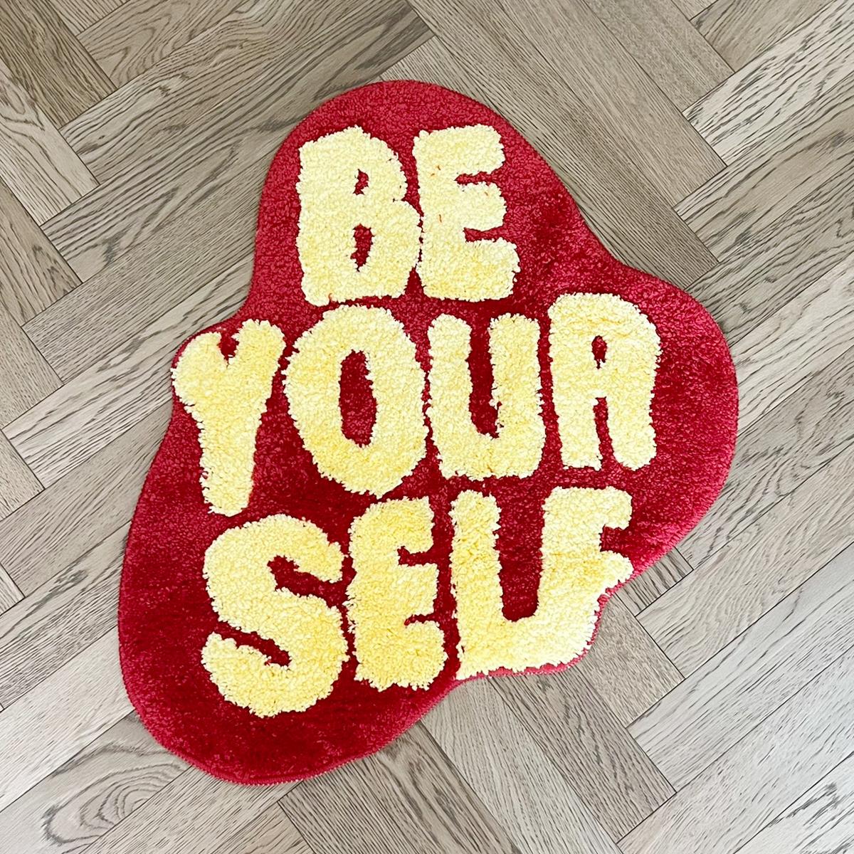 

Be Your Self Shape Tufted Rug Room Anti-Slip Trippy Bedroom Handmade Flocking Rug Carpet Living Room Entrance Rug Home Decor 70X63 CM красный