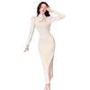 Retro-Stehkragen-Cheongsam: Schmal geschnittenes, taillenbetonendes, durchbrochenes Froschknopf-Langkleid im chinesischen Nationalstil
