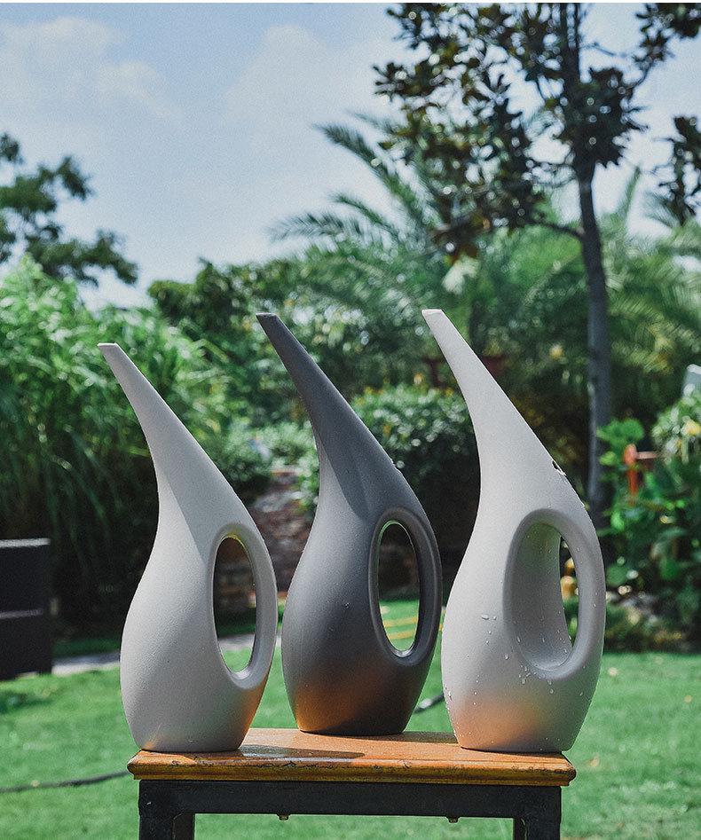 Ciemnozielona konewka z długą wylewką i butelką ze spryskiwaczem, duża pojemność do roślin ogrodowych i domowych