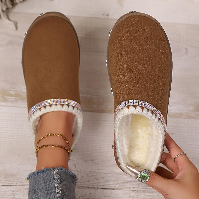 Fashion Luxury Glitter Warm Plush Outdoor Slippers Women 2025 Winter Soft Furry Metal Decoration Mules Slippers Suede Flat Heel Slides