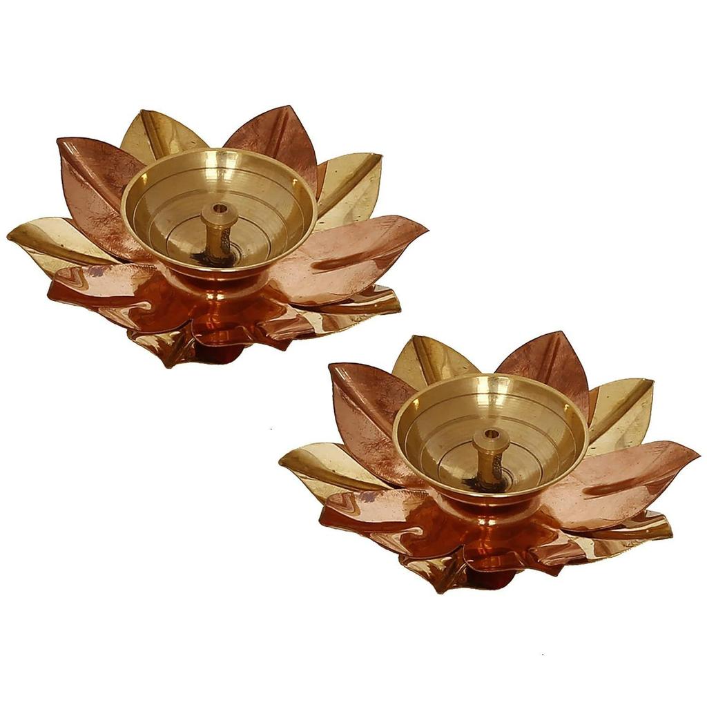Dekoracyjna mosiężna diya w kształcie złotego kwiatu lotosu na Diwali Pooja (2, Złoty Kwiat Lotosu)