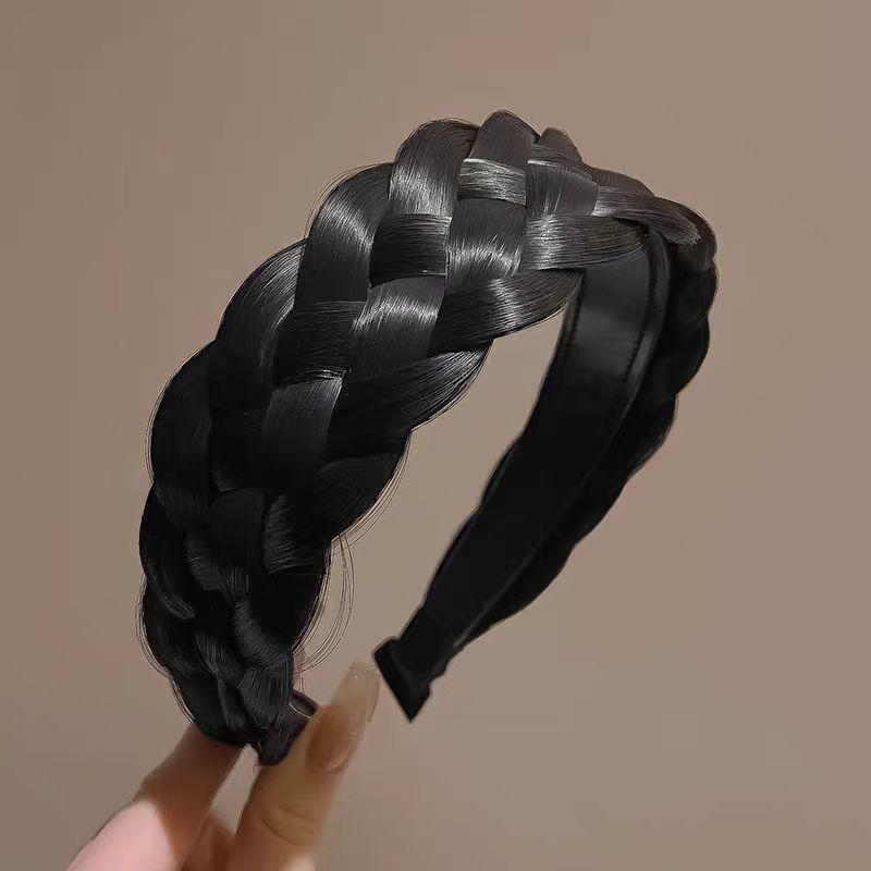 

Hairband To Cover Gray Hair; Fishbone Braid Wig; Bangs Integrated To Enhance The Crown; No Sideburns; Twisted Braid; Hair Accessory. One Size