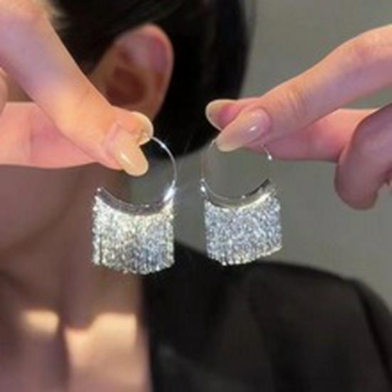Chic Luxury C-Shaped Tassel Earrings: Unique Cold Style Design