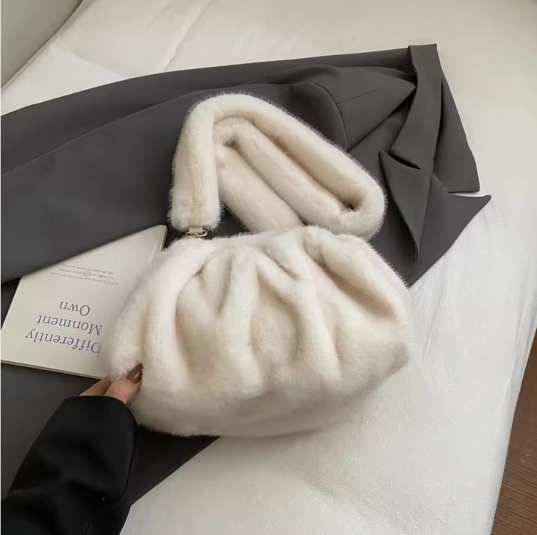 Fashionable Wrinkled Cloud Bag Soft Faux Fur Small Shoulder Bags for Women 2025 Winter Trend Korean Plush Handbags Crossbody Bag