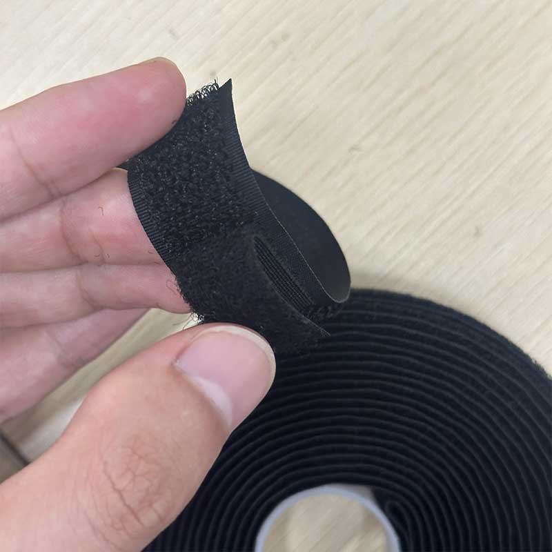 1 PC Self-adhesive Hook Ring Belt, Reusable Nylon Cable Clips, Adjustable Fastening Belt with Snaps, 25 Plastic Clips Included