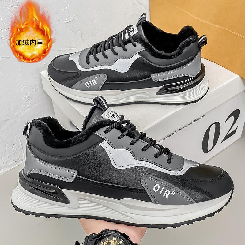 

Мужская обувь осень 2024 года, новые повседневные спортивные туфли с кожаной поверхностью, нескользящие, водонепроницаемые, флисовые, теплые, кроссовки для бега, модные туфли для папы 39 чёрный