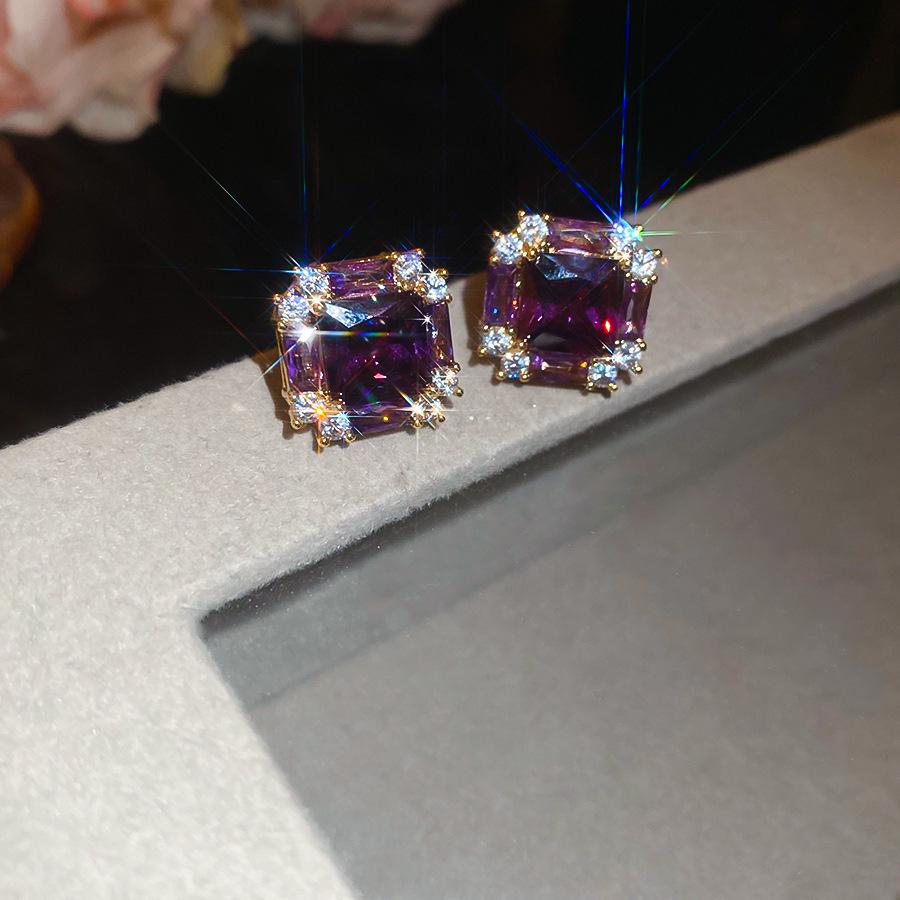 Silver Needle Heart Zircon Rhinestone Earrings - High-End Fashion Design