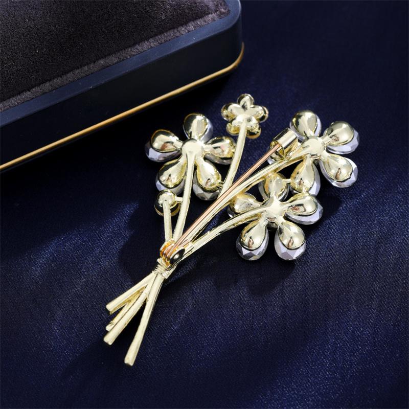 Exquisite Floral Bouquet Brooch, Fashionable Atmosphere Suit Flower Pin Buckle High-Grade Diamond Corsage