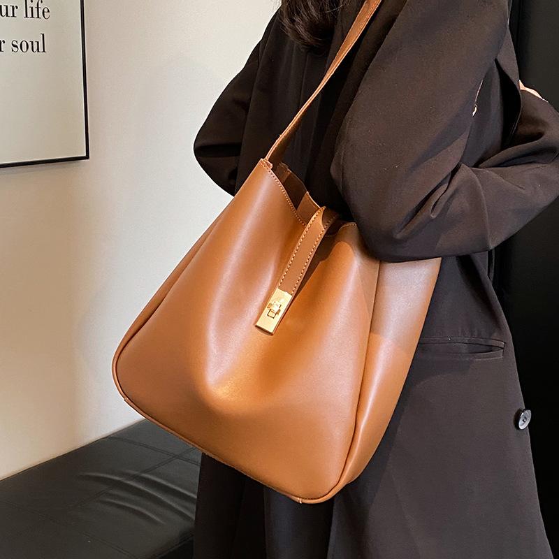 Popular bags women's large-capacity new fashion simple and versatile shoulder messenger bag autumn bucket bag