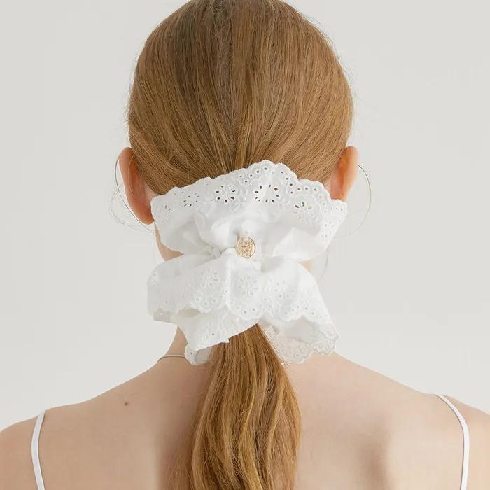 lace frill logo pendant scrunchie (H012_white)