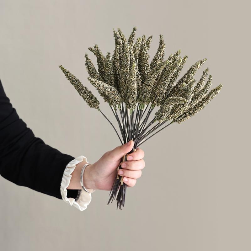 

Silk Artificial Plants Icker Valentine s Wedding Home Room Table Vases Decora Wreath Bridal Bouquet Outdoor Garden Diy Gift Prop 1PC кофейный