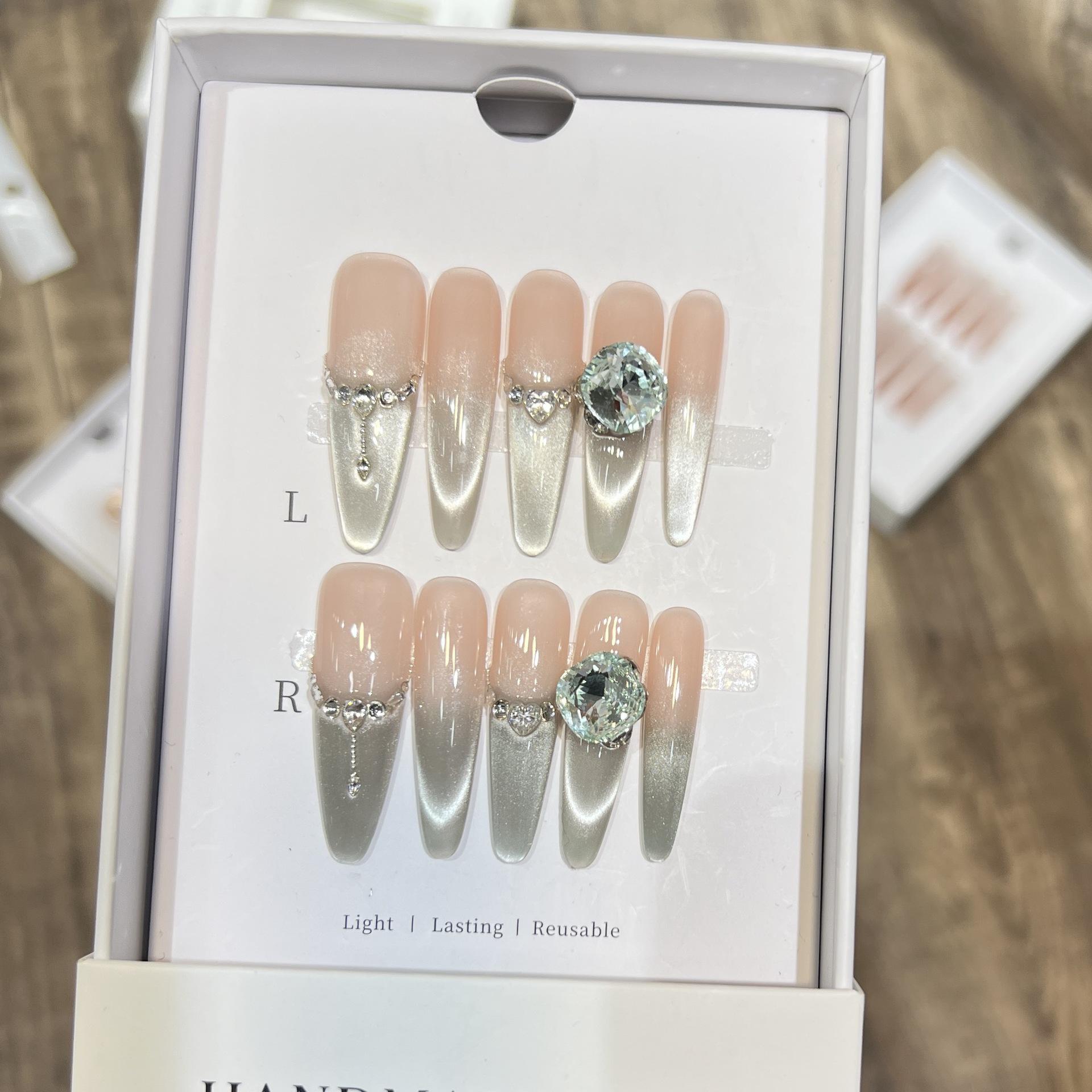 

Dairison Oasis Star French Cat Eye Nude Diamond Glass Nails Medium M