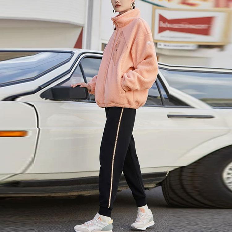 Li-Ning Badfive Sports Basketbalová Série Teplá Sherpa Fleece Volný Pletený Kabát s Fleecovým Límcem Unisex Svrchní Oblečení Mlhavě Růžová AFDR729-2