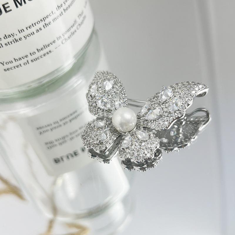 Elegant French Zircon Butterfly Brooch - Ultra-Sparkling & Versatile Fashion Pin