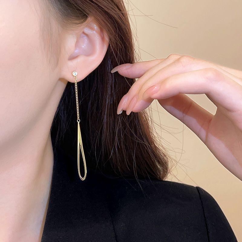 

Accessible Luxury Black Women s Elegant 925 Pure Silver Ear Pin Water Drop Long black water droplets (main picture)