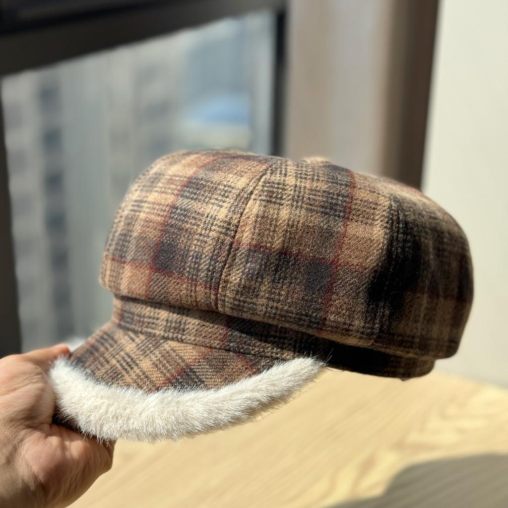 New Autumn and Winter Retro Plaid Plush Warm Octagonal Hat for Women Versatile Face Showing Beret Duck Bill Painter's Hat