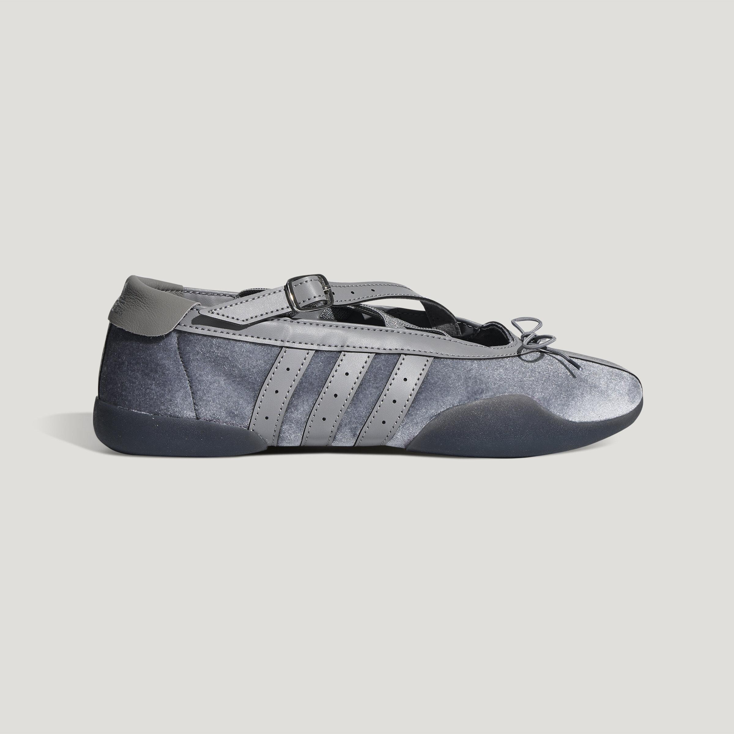 adidas Taekwondo Mei Ballet Grey Velour (Women s) 36.5