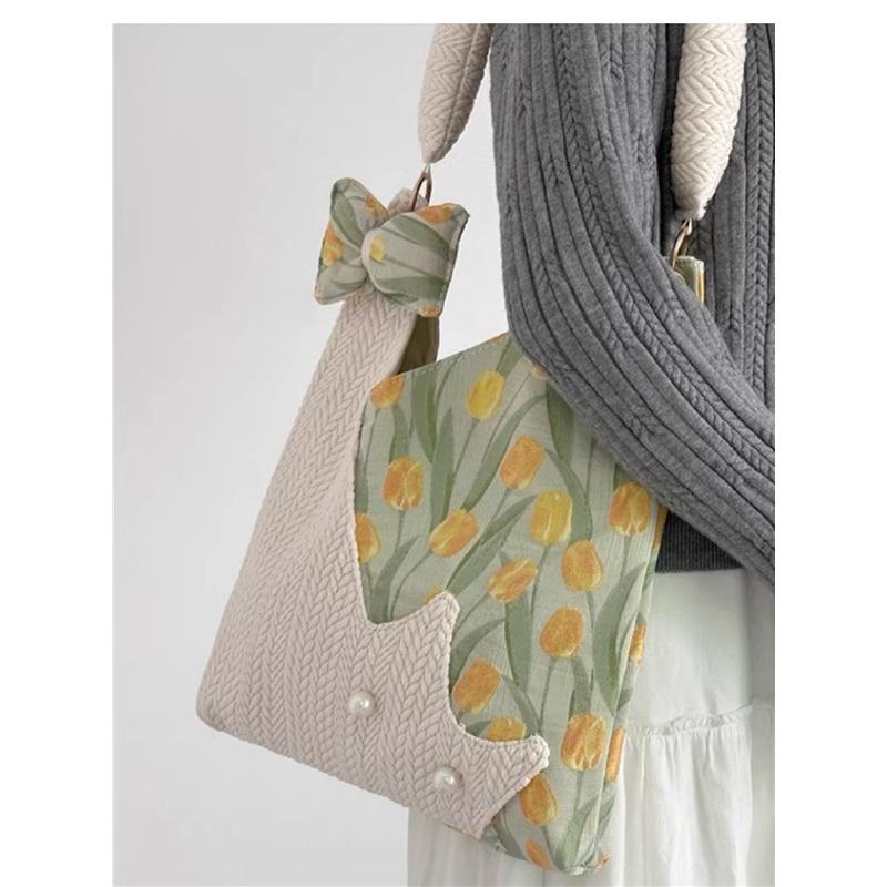 Large Space Cute Tulip Cat Pattern Underarm Shoulder Bag Unique Niche Fresh Aesthetic Women Daily Single Tote Purse