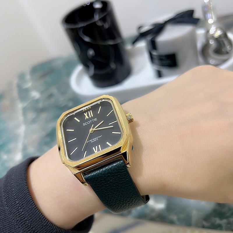 Fashion Large Dial Temperament Women'S Watch Personality Domineering Neutral Watch Women'S Gold Case Leather Strap Square