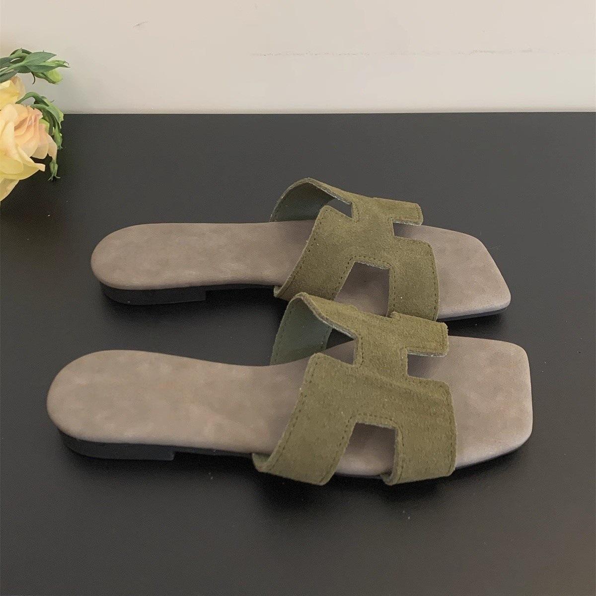 

Тапочки женские для улицы летние новые корейские сандалии на мягкой плоской подошве шлепанцы с одним ремешком приморский отпуск пляжная обувь 40 зелёный