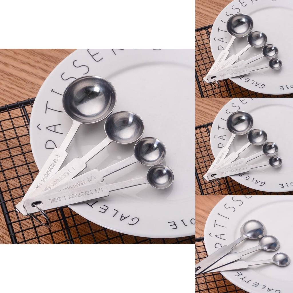 Modernes Edelstahl-Messlöffel-Set aus vier Teilen, perfekt zum Backen und Kochen