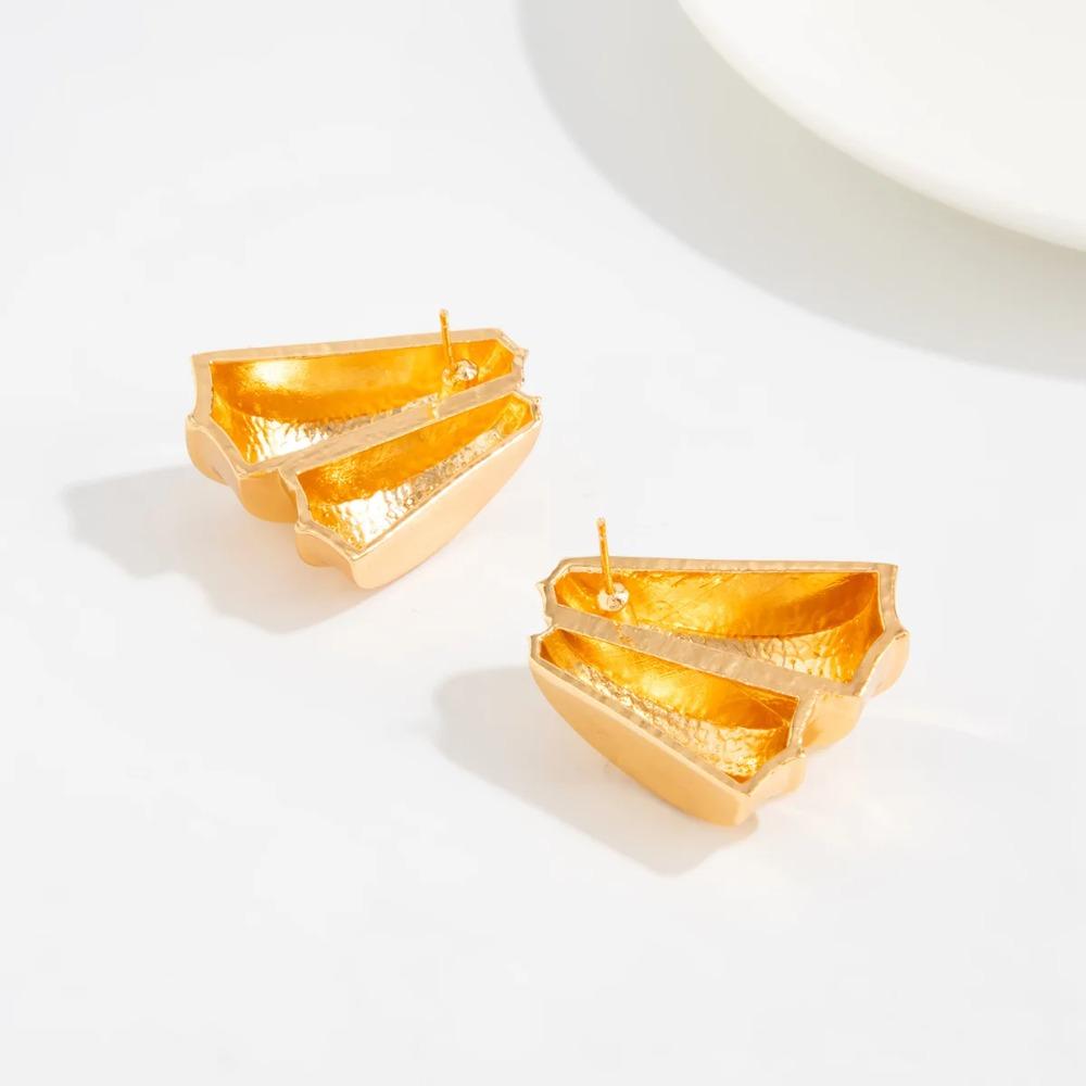 Personalized Retro Irregular Wavy Curved Stud Earrings for Women Chic Versatile Smooth Surface Earrings Fashion Jewelry Gift