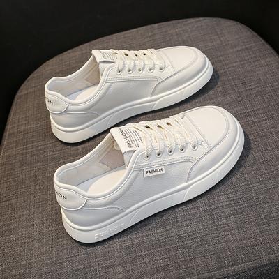 Comercio exterior cuero zapatos blancos pequeños de mujer primavera y otoño nuevo versátil fino transpirable deportes ocio ligero suela blanda estudiante tablero s