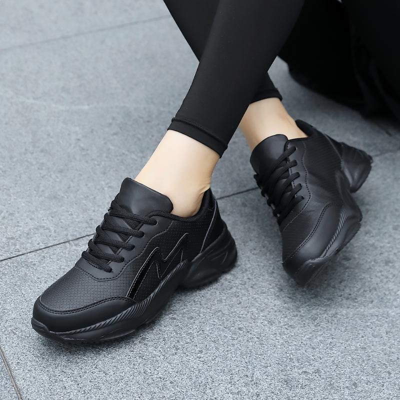 Women Sport Shoes Fashion All Black Sneakers Thick Sole Lady Walking Shoes Breathable Outdoor Running Footwear
