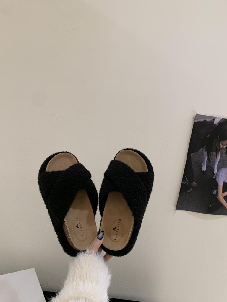 Hairy Cross Small Open-toed Round Head Thick-soled Slippers Outer Wear 2025 Fashion Casual Beach Cool Slippers