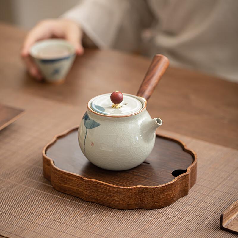 Zhinianhua Ge Ware Hand-Painted Ceramic Side-Handle Teapot