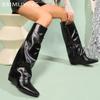Женские высокие сапоги на танкетке с острым носком, кожаные туфли, женские, тренд 2025 года, зимние, до колена, снежные, гладиаторские, готические, челси, ботинки Mujer