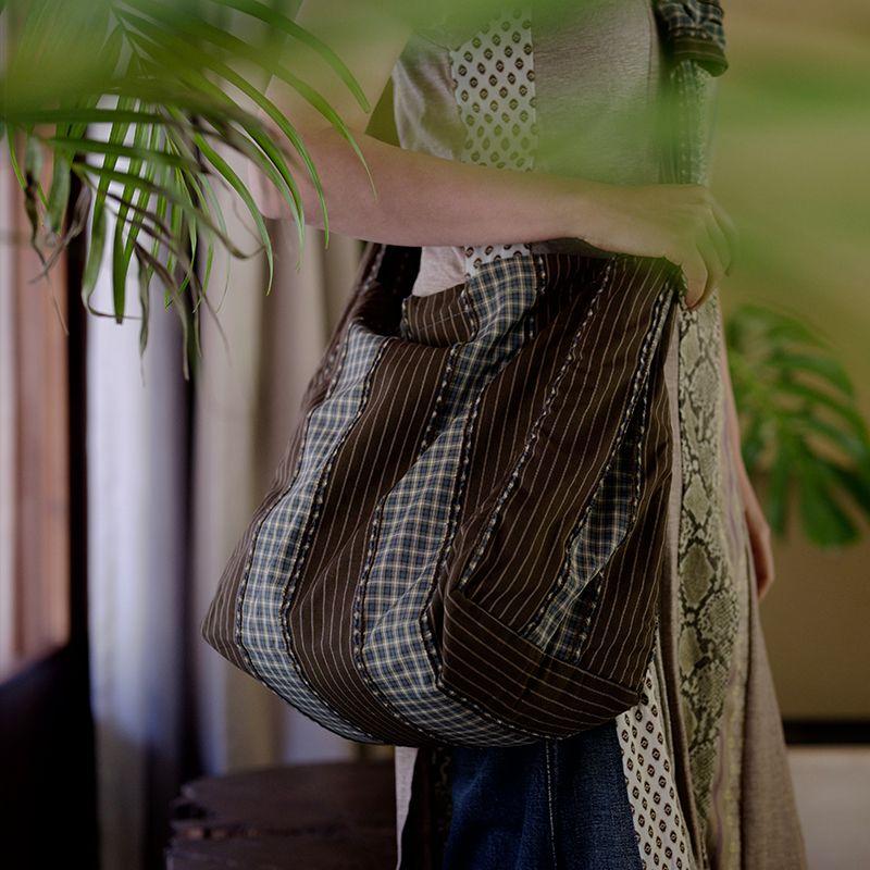 

Housedesign Original 2025 Spring New Retro Shoulder Messenger Bag Casual Lightweight Large Capacity Canvas Bag Brown sliver