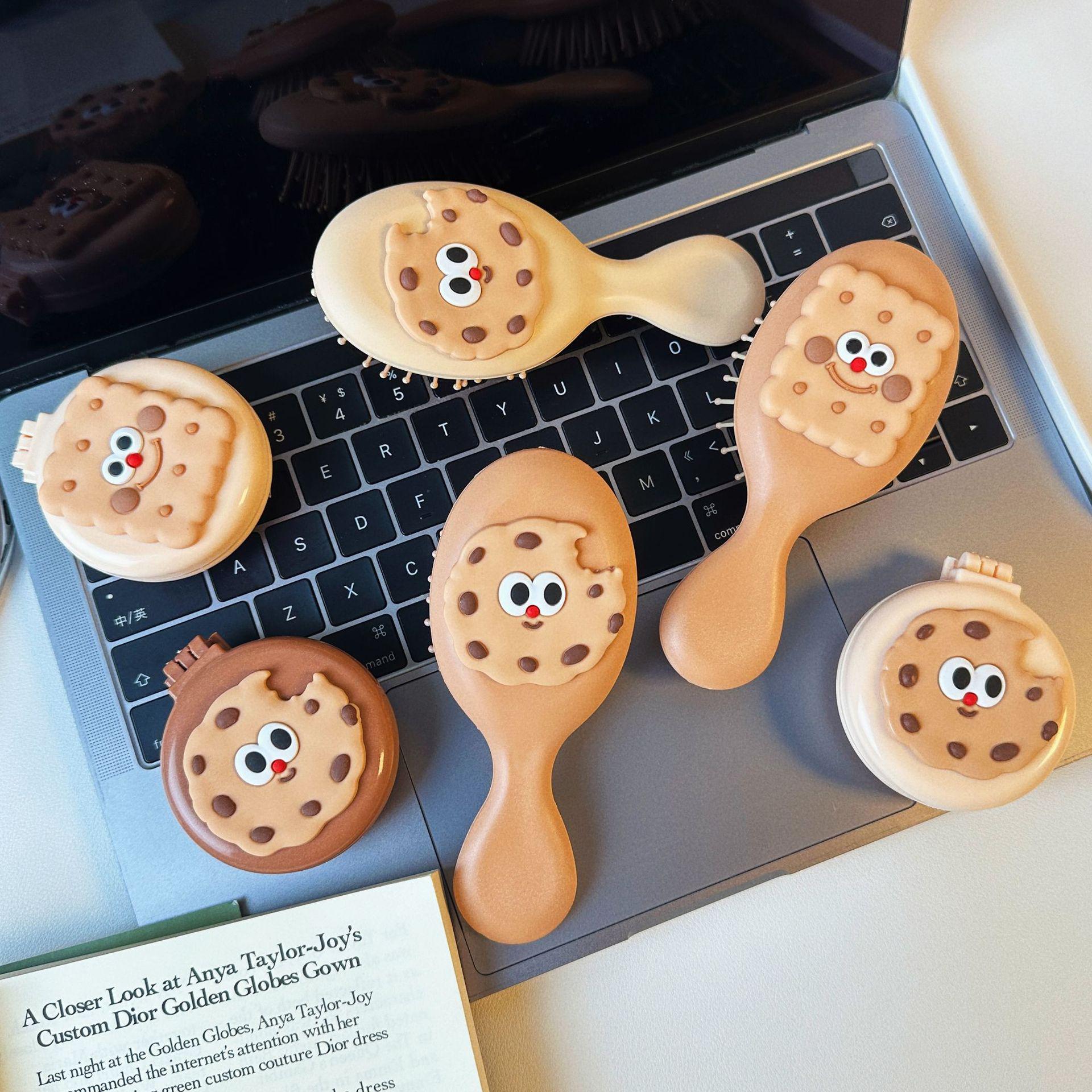 

Компактный мини-набор расчесок с воздушными подушечками и зеркалом для девочек – креативный складной дизайн с функцией массажа