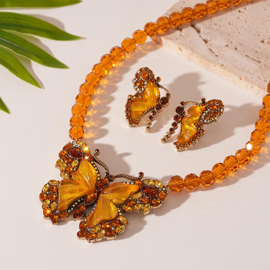 Maillard Glass Inlaid Diamond Butterfly Necklace: European & American Retro Niche Design for Women.